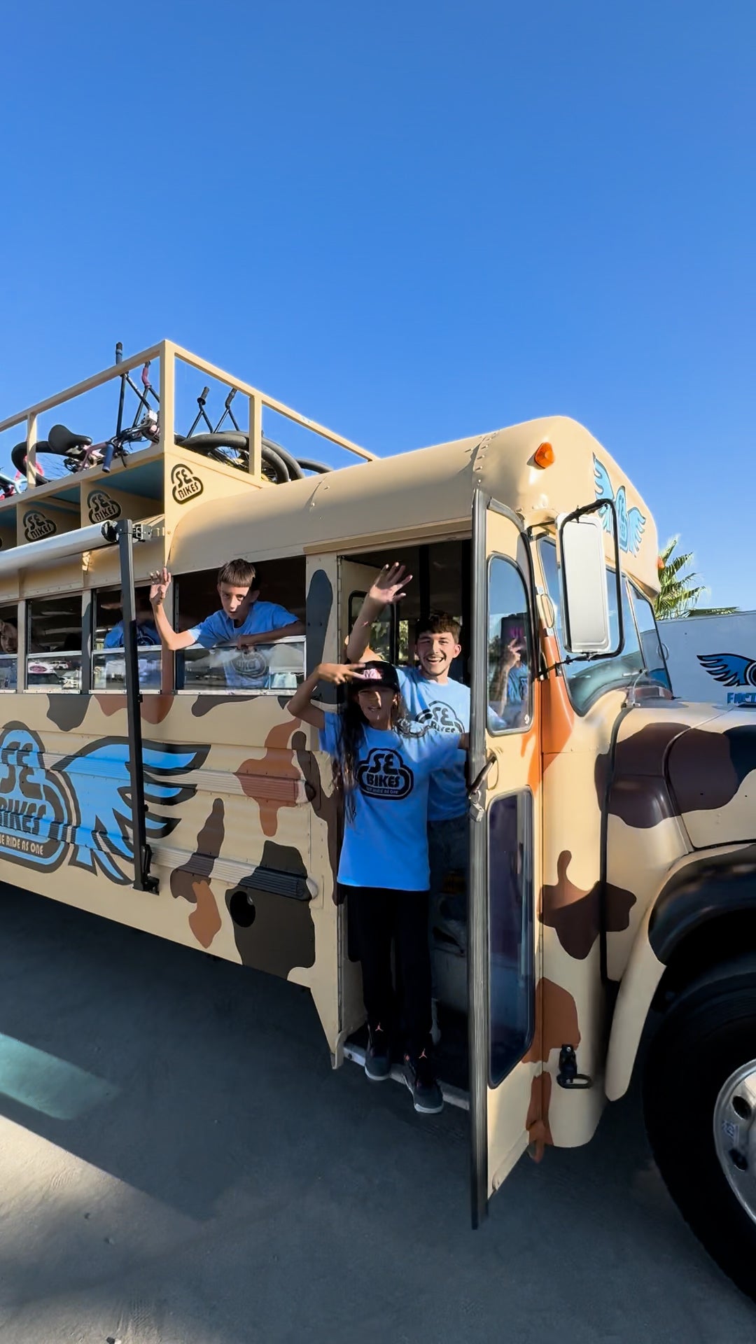 The SE Big Bus Arrives!