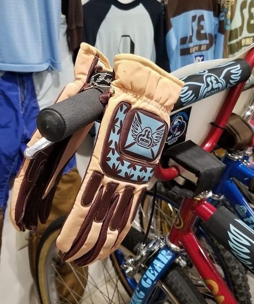 SE Bikes Gloves?
