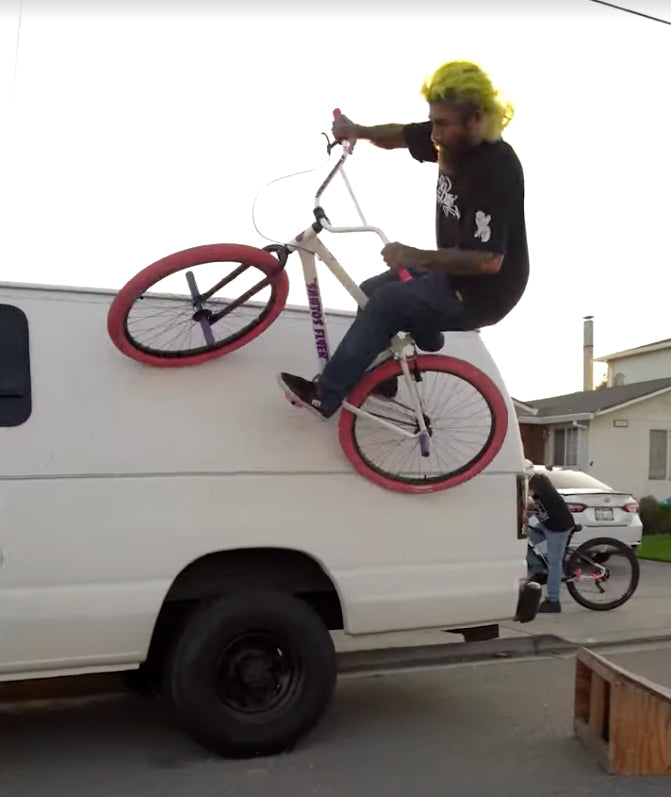 Santos Brothers Big Flyer Action!